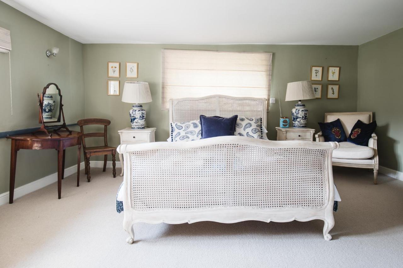 The George Inn Barford St Michael Bagian luar foto A bedroom