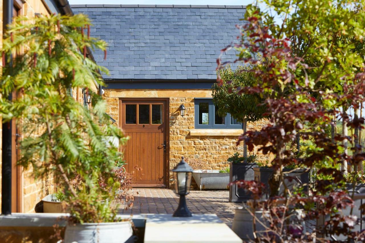 The George Inn Barford St Michael Bagian luar foto The stable courtyard